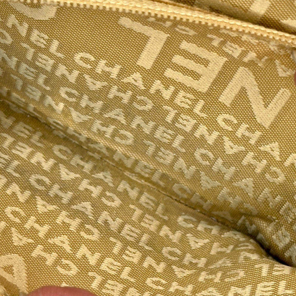 CHANEL Blue Denim Wallet with Gold Details - Picture 13 of 14